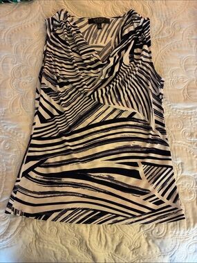 Kasper Navy and White Sleeveless Shell Print Top small
